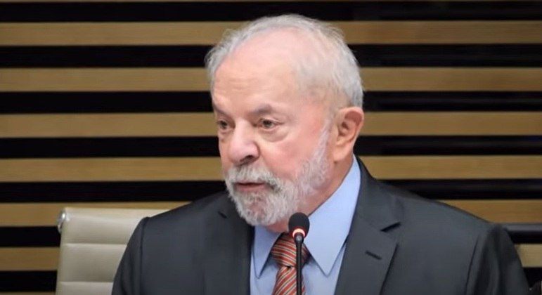Presidenciável Luiz Inácio Lula da Silva em debate na Fiesp, em São Paulo