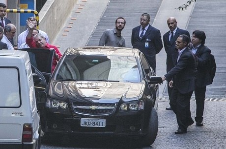 Lula tem seis servidores e dois carros Ã  disposiÃ§Ã£o