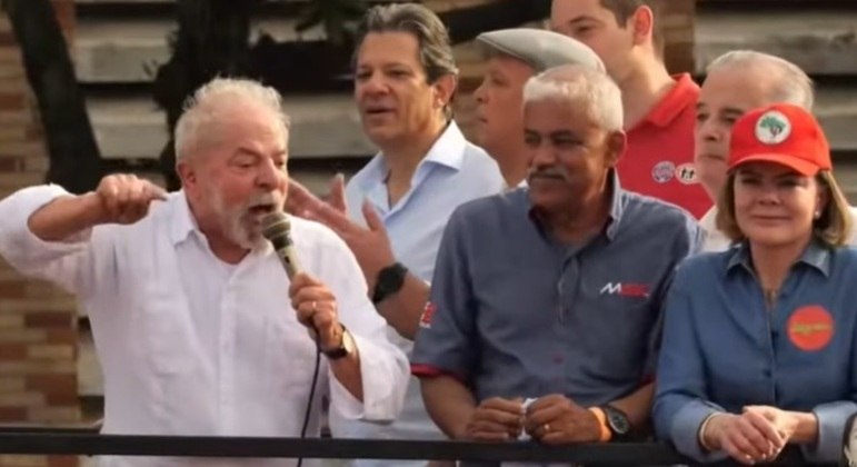 Candidato à Presidência da República, Luiz Inácio Lula da Silva discursa em São Bernardo do Campo