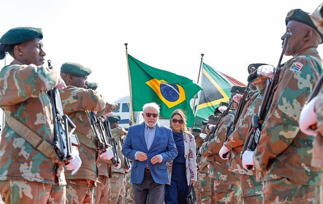 Lula chega à África do Sul para participar da reunião do Brics