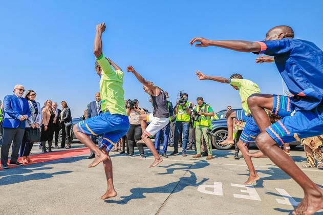 Lula chega à África do Sul para participar da reunião do Brics