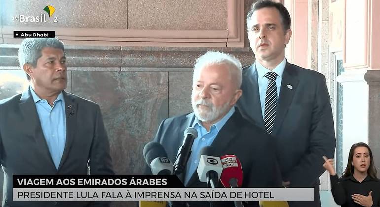 Lula concede entrevista em Abu Dhabi, ao lado de Jerônimo Rodrigues e Rodrigo Pacheco
