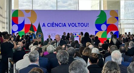 Pesquisadores que tiveram honraria retirada por Bolsonaro