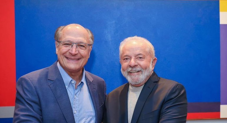 Vice-presidente eleito, Geraldo Alckmin, e presidente eleito, Luiz Inácio Lula da Silva, em evento