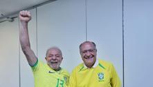 Lula assiste ao jogo do Brasil contra Suíça na sede da transição 