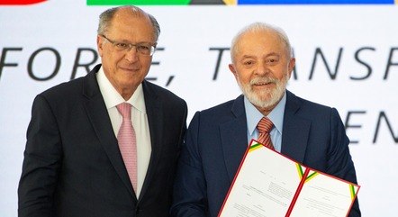 Nova política de industrialização brasileira terá investimento de R$ 300  bilhões até 2026 - Notícias - R7 Brasília