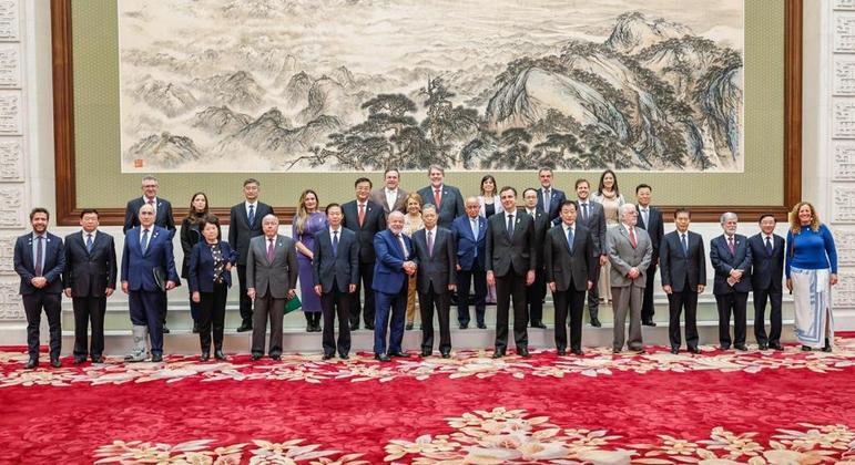 Lula e comitiva em encontro com o presidente chinês, Xi Jinping, em Pequim