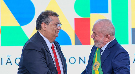 Lula indicou Dino para uma vaga no STF