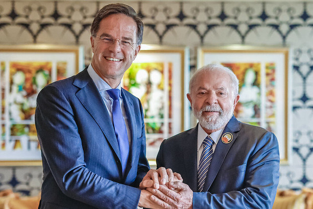 Lula se encontrou com Mark Rutte, presidente da Holanda. É a segunda reunião entre os dois neste ano. A primeira ocorreu em 9 de maio, em Brasília. Entre os temas discutidos na ocasião estão relações comerciais, investimentos para transição energética e cooperação técnica bilateral