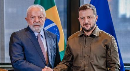 Lula afirmou que trataria com Zelensky "sobre os problemas que ele quer conversar comigo"