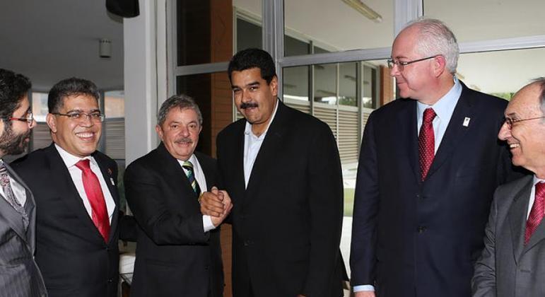 Lula e Maduro nos velhos tempos: agora a ideia é criar um bloco de esquerda na América Latina e no Caribe