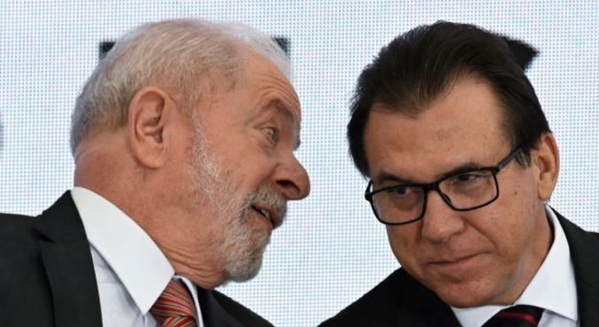 O presidente Luiz Inácio Lula da Silva e o ministro do Trabalho, Luiz Marinho, em evento
