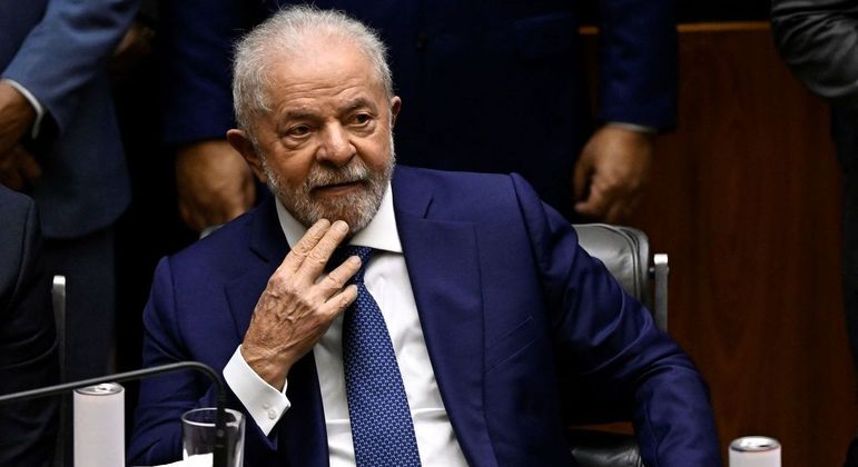 Lula durante o primeiro discurso como presidente, no Congresso Nacional