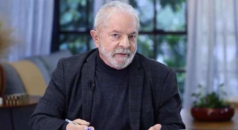 Lula concorre ao cargo de presidente da República sem apresentar o plano de governo
