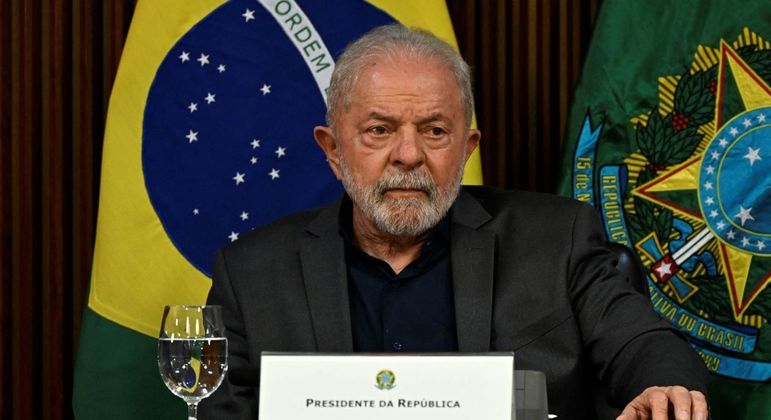 Lula em reunião com governadores e autoridades em Brasília