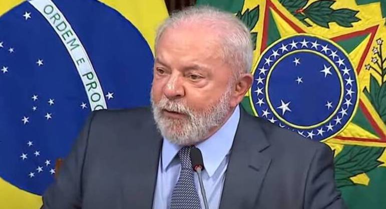 O presidente Luiz Inácio Lula da Silva durante reunião com ministros da área social