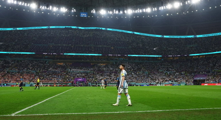 Segurança teria caído no Lusail estádio onde a Argentina conseguiu classificação para Final da Copa