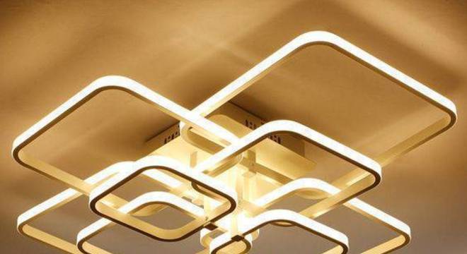 lustres modernos - lustre com fitas de led 