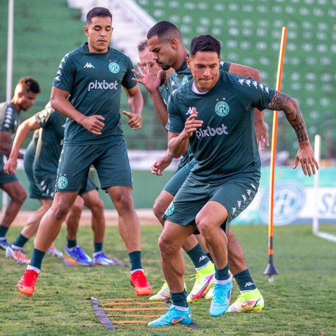Giovanni Augusto em treino no Guarani; meia completou 33 anos segunda (5)