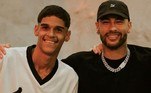ENCONTRO COM NEYMARLuva também teve a oportunidade de conhecer Neymar, ídolo de infância. O fenômeno da internet compartilhou o momento nas redes sociais