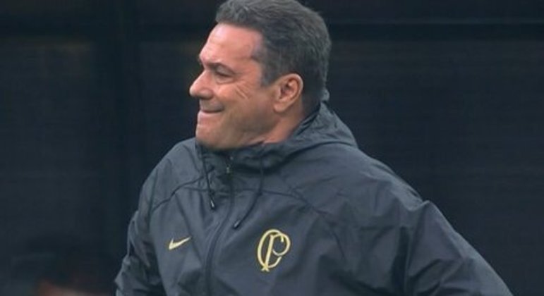 Luxemburgo escapou de uma goleada em Curitiba. 'Reação' do Corinthians não passou de blefe
