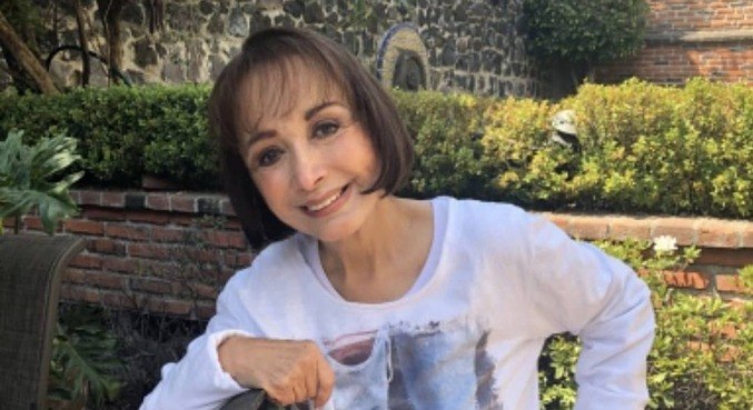 Intérprete de Chiquinha, de 'Chaves', está isolada em casa com sintomas leves
