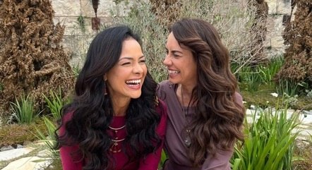 Michelle Martins e Adriana Prado posam juntas