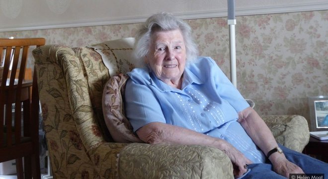 Mabel Bamford, de 92 anos, ainda se lembra de como era viver na vila Ashopton antes de ficar submersa