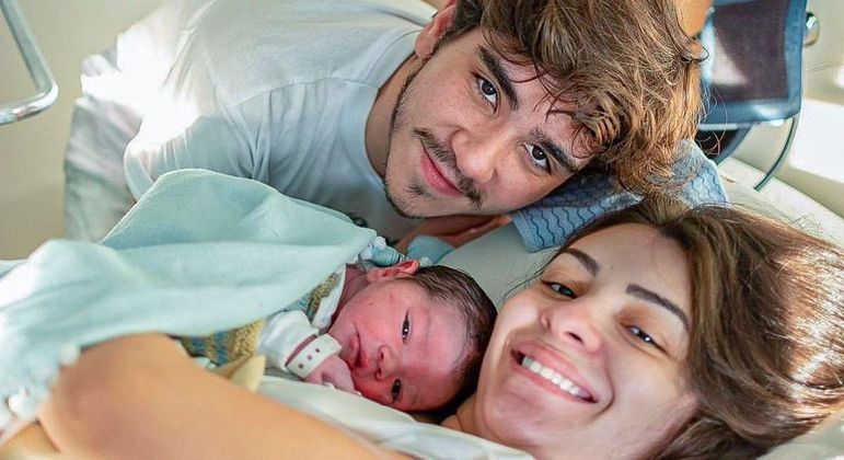 Mabel Calzolari e João Fernandes são pai de Nicolas, de 1 ano e 11 meses
