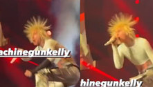 Machine Gun Kelly leva choque durante show: 'Fui eletrocutado, cabelo arrepiou'