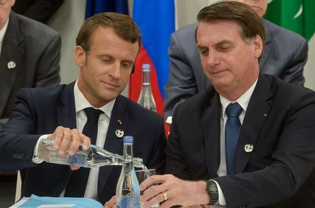Governo tira desculpa de Macron dos requisitos para aceitar ajuda