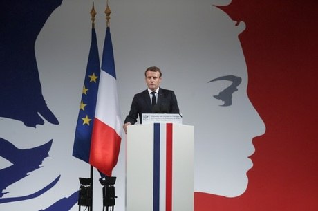 Macron afirmou que 'vigilância não é a suspeita'