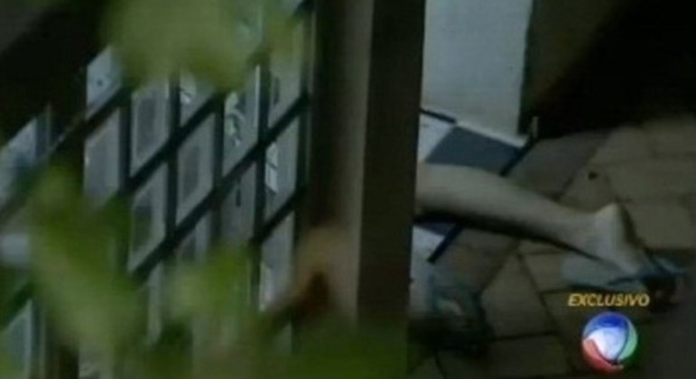 O seminarista Gil Grego Rugai foi condenado pelo assassinato do pai, Luiz Carlos Rugai, de 40 anos, e da madrasta, Alessandra de Fátima Troitino, de 33. Eles foram encontrados mortos com marcas de tiros dentro da própria casa. Segundo as investigações, Gil arrombou a porta da residência e disparou quatro vezes contra o pai. Já a mulher foi baleada cinco vezes na porta da cozinha. Um dos tiros atingiu o olho esquerdo e os outros acertaram a vítima pelas costas