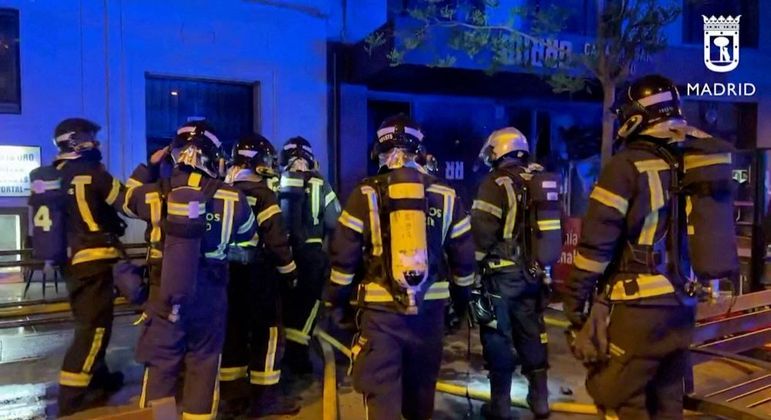 Bombeiros atuaram rapidamente para conter as chamas no restaurante de Madri