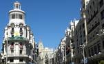 Madri aparece em oitavo lugar. A capital espanhola é a segunda maior cidade da União Europeia e tem um clima bom o ano todo, além de museus ricos em história e inúmeros passeios culturais