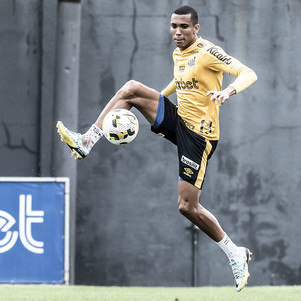 Madson no treino em que se machucaria: ainda no páreo