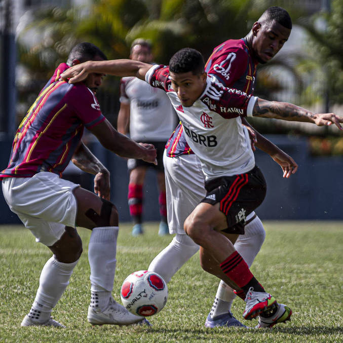 Flamengo e Madureira abrem a 7ª rodada do Cariocão na tarde desta quarta-feira