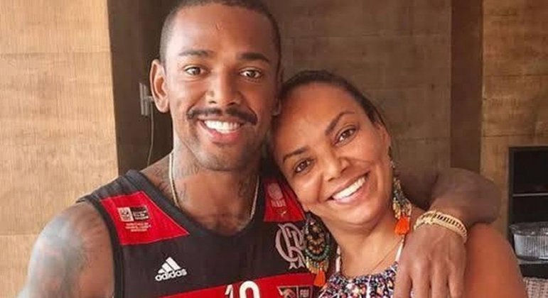 Mãe de Nego do Borel, Roseli Viana, foi indiciada por violência doméstica

