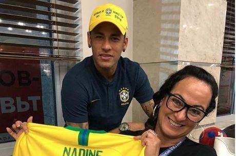 Nadine, mãe de Neymar, está com ele na Rússia 