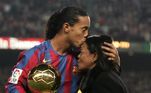 Nas últimas semanas, alguns colegas de Ronaldinho afirmaram que, desde que perdeu a mãe, o ex-Barcelona estaria participando de festas e bebedeiras em excesso