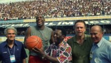 'Obrigado por dividir seu talento com o mundo', escreve Magic Johnson em homenagem a Pelé 