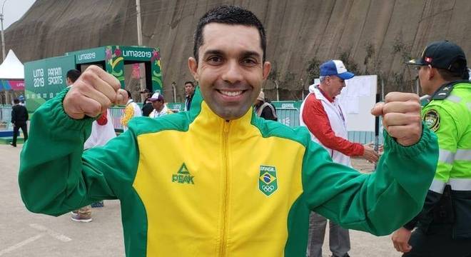O brasileiro Magno Nazaret conquistou a medalha de prata no ciclismo estrada