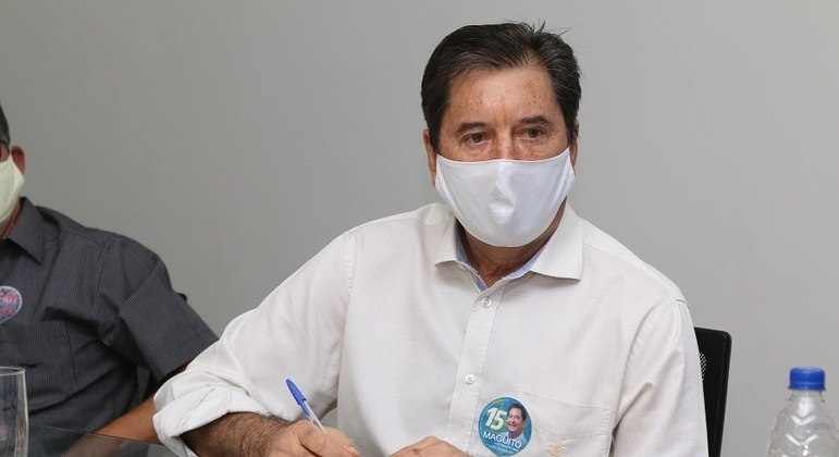 Internado em SP, Maguito Vilela inicia mandato como prefeito de Goiânia