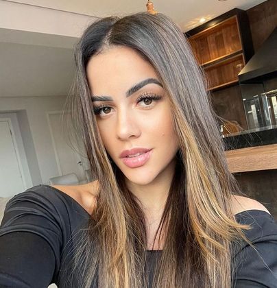 O nome de Maiára Quiderolly virou assunto nesta terça-feira (14) após ter surgido no centro de uma polêmica. Tudo começou quando o jornalista Léo Dias divulgou que a influenciadora seria amante do jogador de futebol Jô e estaria grávida do atleta. Diante da repercussão, a jovem, que está à espera do primeiro filho, negou a história de suposta traição. 'Não tem nexo nenhum, não tem fundamento o Jô ser o pai do meu filho'