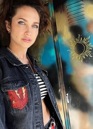 Atriz e cantora Maiara Walsh, a Abigail de "Reis