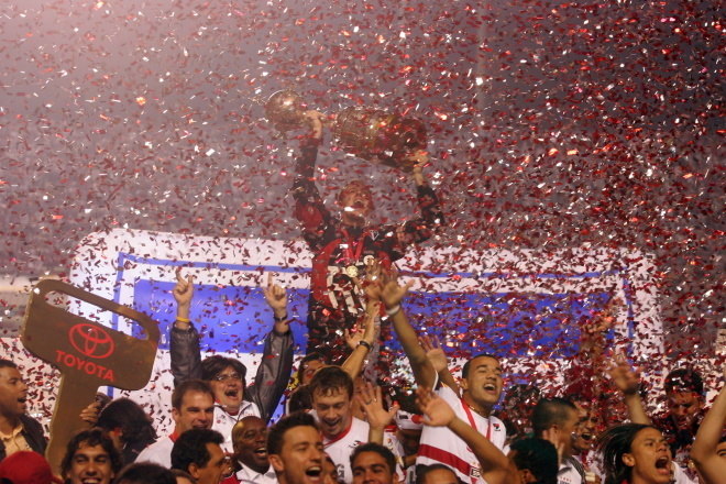 8º São Paulo - 9 títulos1 Mundial de Clubes (2005)1 Libertadores da América (2005)1 Copa Sul-Americana (2012)3 Campeonatos Brasileiros (2006, 2007 e 2008)1 Torneio Rio-São Paulo (2001)1 Campeonato Paulista (2005)1 Supercampeonato Paulista (2002)