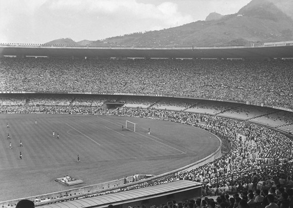 Maior público do futebol: Esse é um recorde brasileiro! Na final da Copa do Mundo de 1950, disputada entre Brasil e Uruguai, 199.854 torcedores compareceram ao Maracanã.