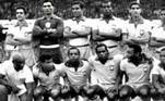 Hungria 3 x 1 Brasil — 1966 — O Brasil era uma das grandes potências dos anos 1960 e havia vencido na estreia, com gols de Pelé e Garrincha. Mas, contra a Hungria, que não era nem sombra do grande time da década de 1950, não se encontrou em campo e saiu derrotado por 3 a 1