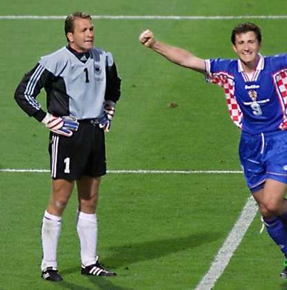 Alemanha 0 x 3 Croácia — 1998 — Os croatas já vinham mostrando um bom futebol na Copa de 1998, mas ninguém esperava que eles batessem a Alemanha tão facilmente. Em duelo das quartas de final, a Croácia deu um show, venceu por 3 a 0 e pôs fim à geração alemã que havia sido campeã em 1990
