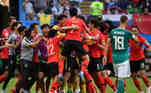 Alemanha 0 x 2 Coreia do Sul — 2018 — A eliminação precoce da Alemanha aconteceu com dois gols da Coreia do Sul nos acréscimos do segundo tempo. O time alemão acabou na lanterna do seu grupo